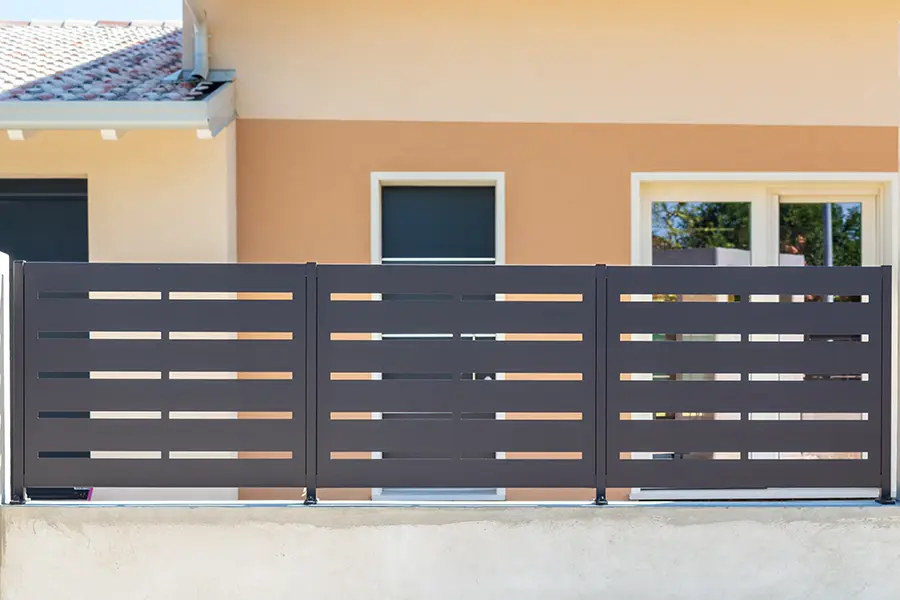 PANNELLO MODULARE PER RECINZIONE IN LAMIERA MODERNA